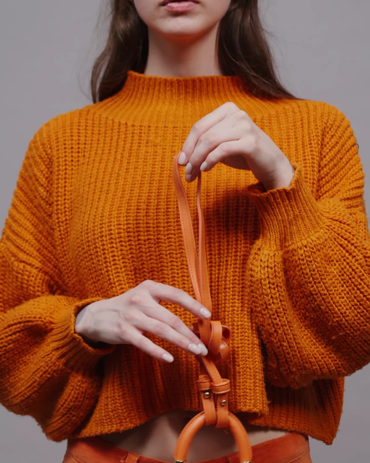Suéter Tricô Laranja laranja, de frente